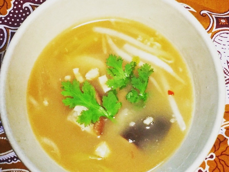 【アジアンエスニッククラス】本格派ヒエのトムヤム風スープと厚揚げのタイ風炒めdeエスニック
