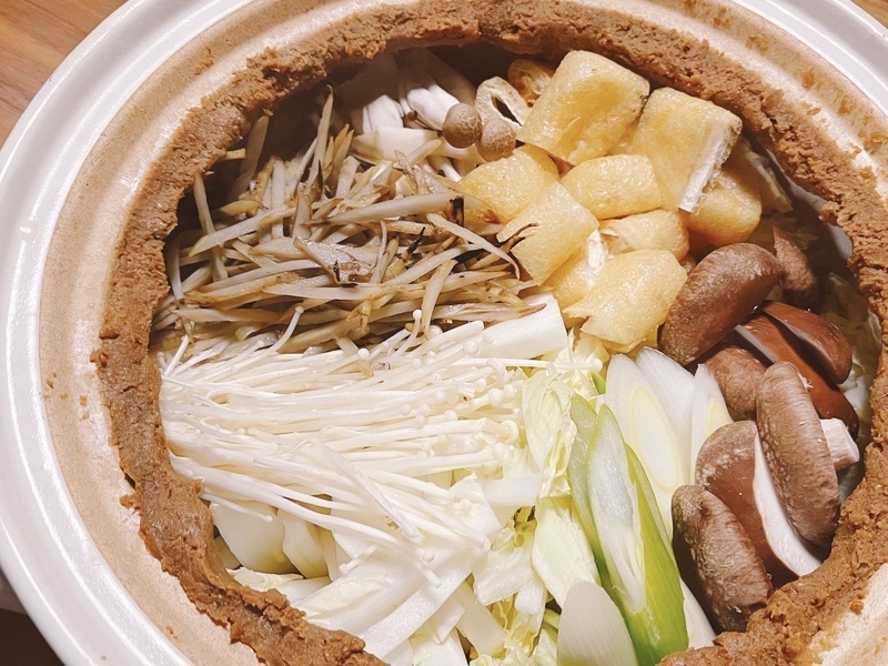 ごぼうがおいしい味噌土手鍋